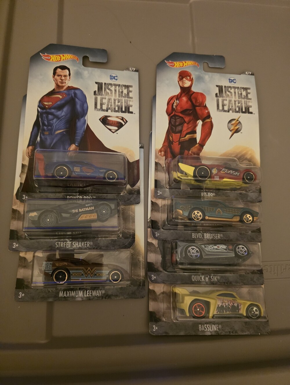 2017 HOT WHEELS  "DC JUSTICE LEAGUE"  SET OF 7 CARS